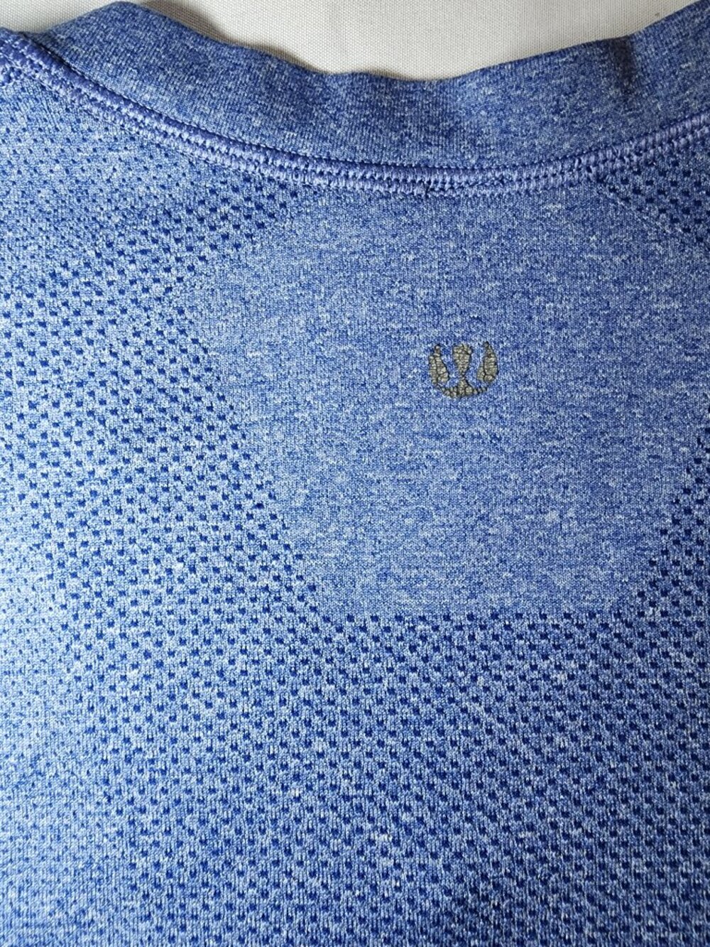 Lululemon Metal Vent Tech V-Neck Men's Large Blue Performance Shirt - Picture 5 of 5